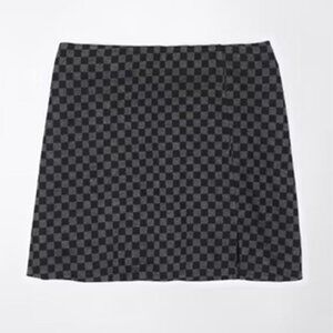 American Eagle AE It Knit Checkered Mini Skort - Size M - Black and Gray